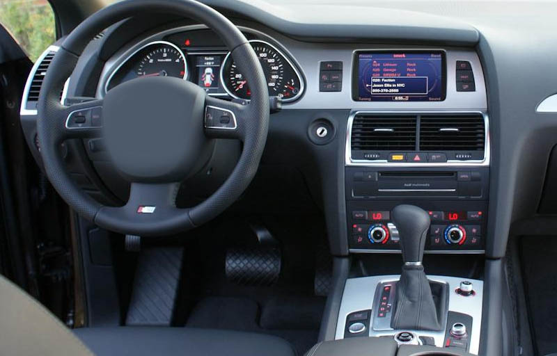 Audi Q7 dashboard