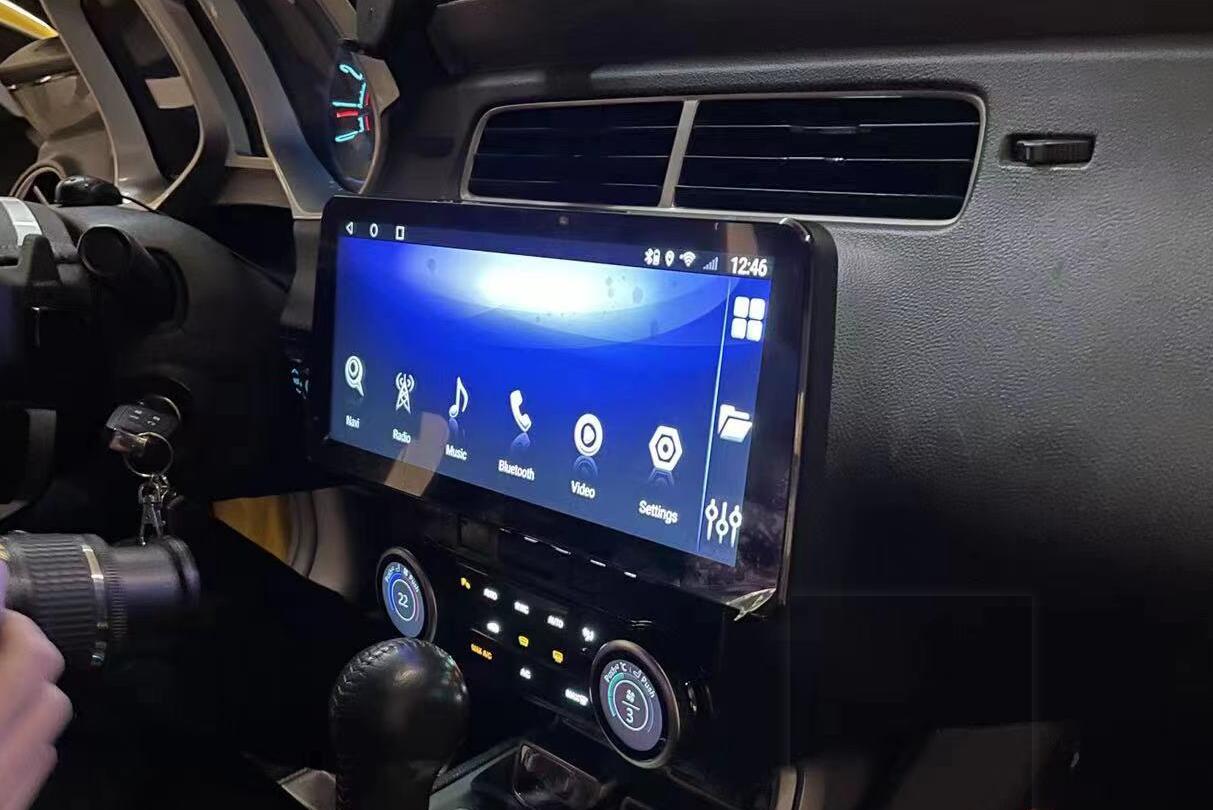 Chevrolet Camaro 2010-2015 stereo upgrade