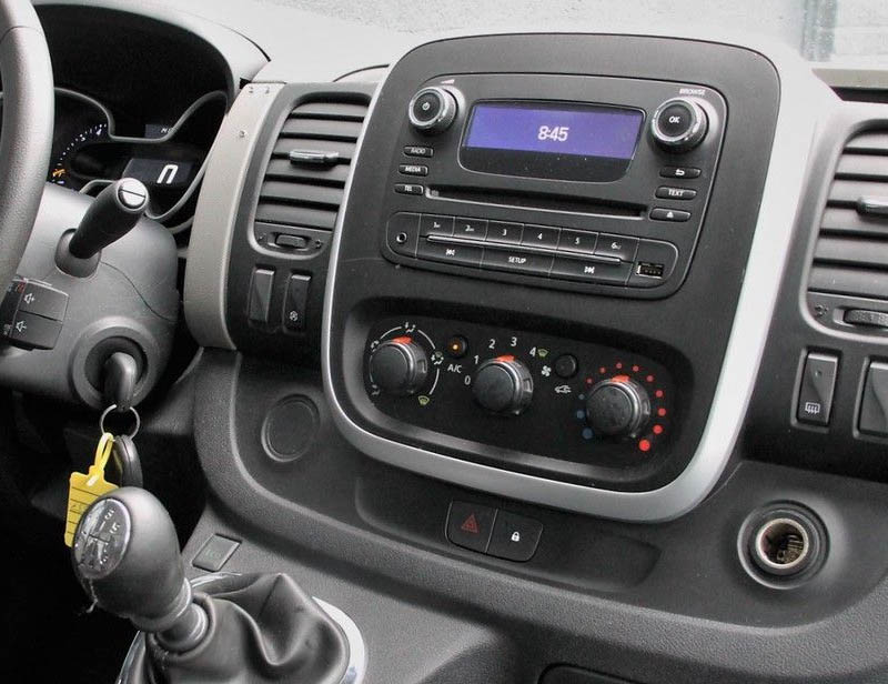 For Renault Trafic 2014 2015 2016 - 2020 Opel Vivaro Car Radio