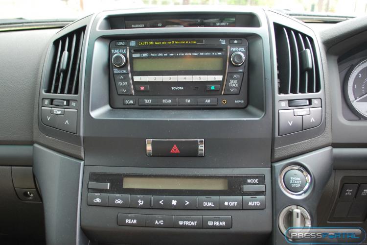 Toyota Land Cruiser 150 LC200 2007-2021 factory radio
